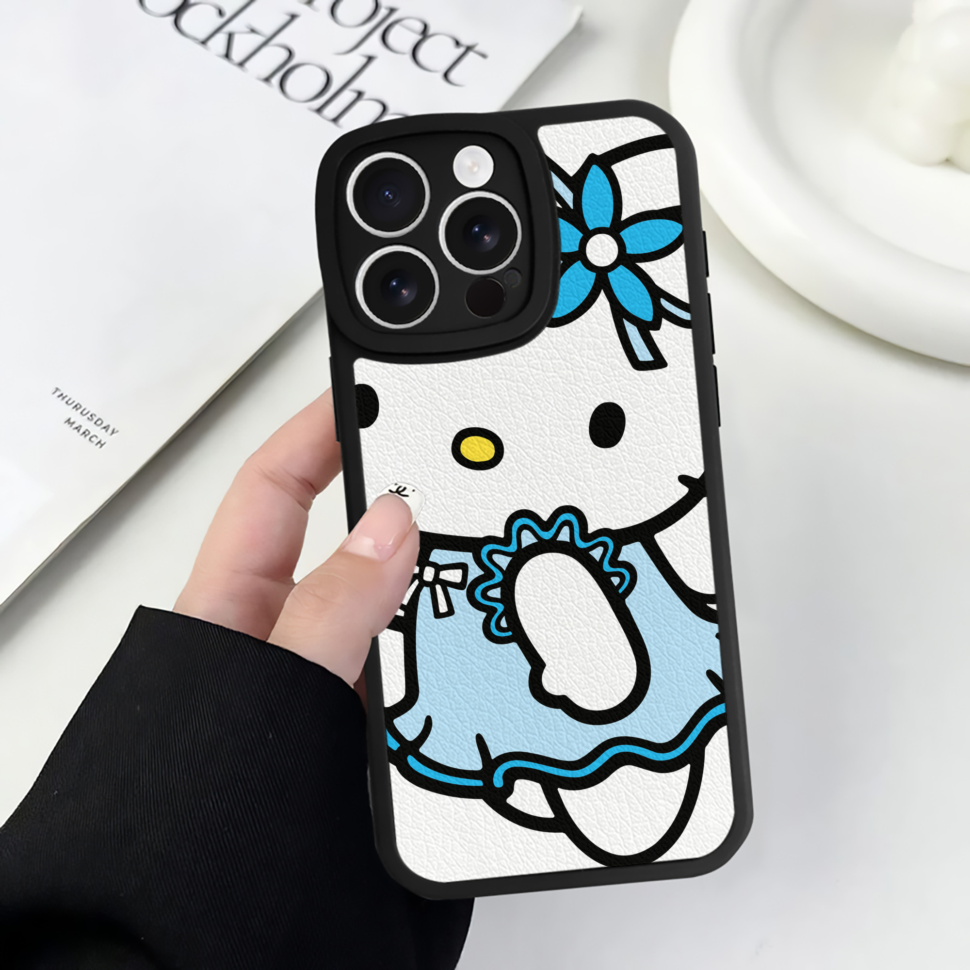 （画像用） Hello Kitty ハローキティ 【iPhone 16シリーズ対応】シリコンスマホケース（レザー調） 材質：シリコン